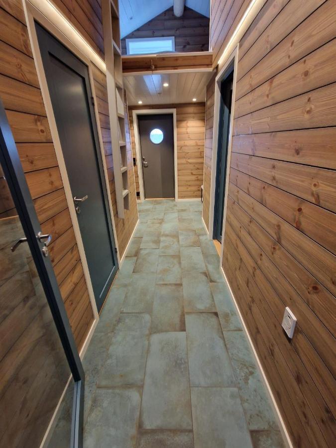 Lodge Andoy Vest Rorbuer